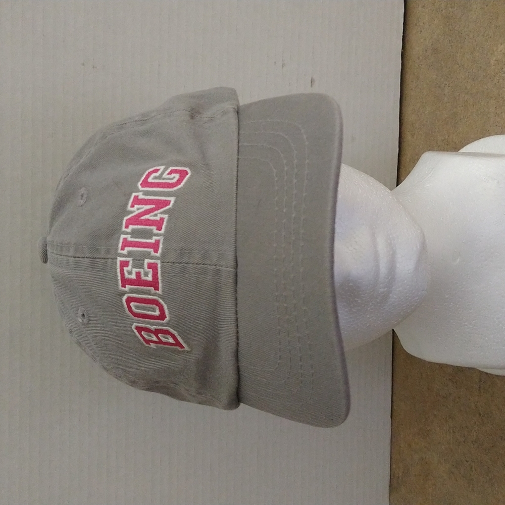 NWOT. Gray Boeing baseball cap.